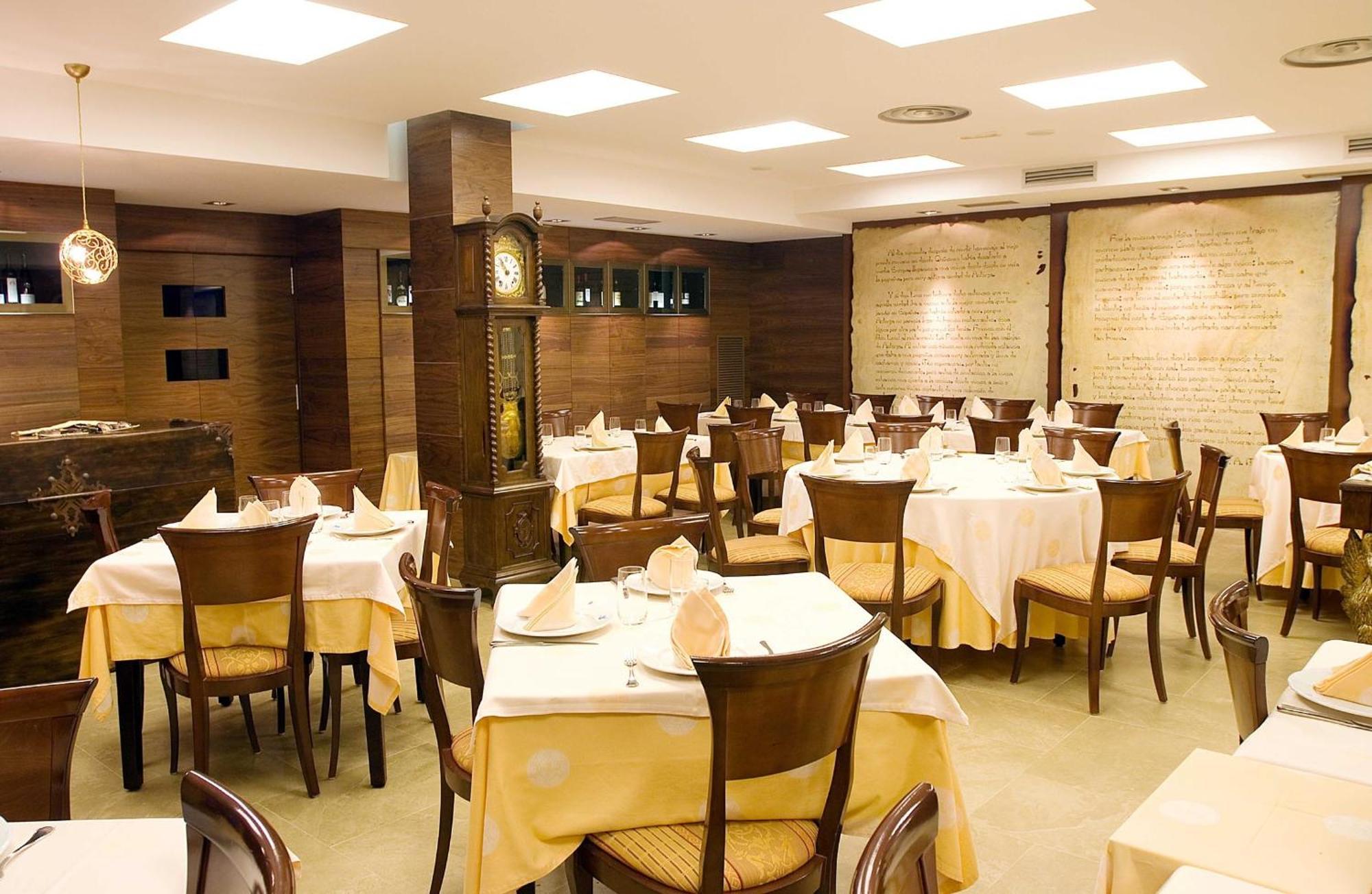 Hotel Restaurante La Peseta Асторга Екстер'єр фото