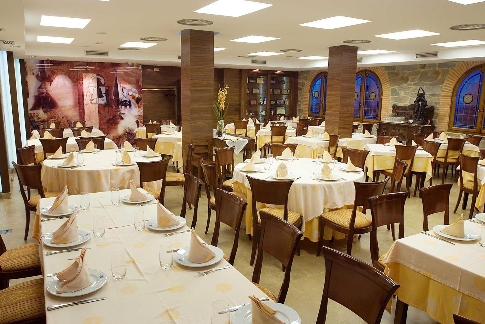 Hotel Restaurante La Peseta Асторга Екстер'єр фото