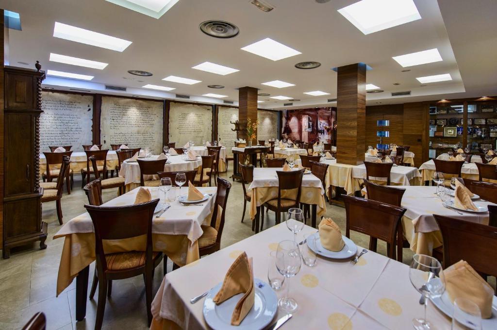 Hotel Restaurante La Peseta Асторга Екстер'єр фото